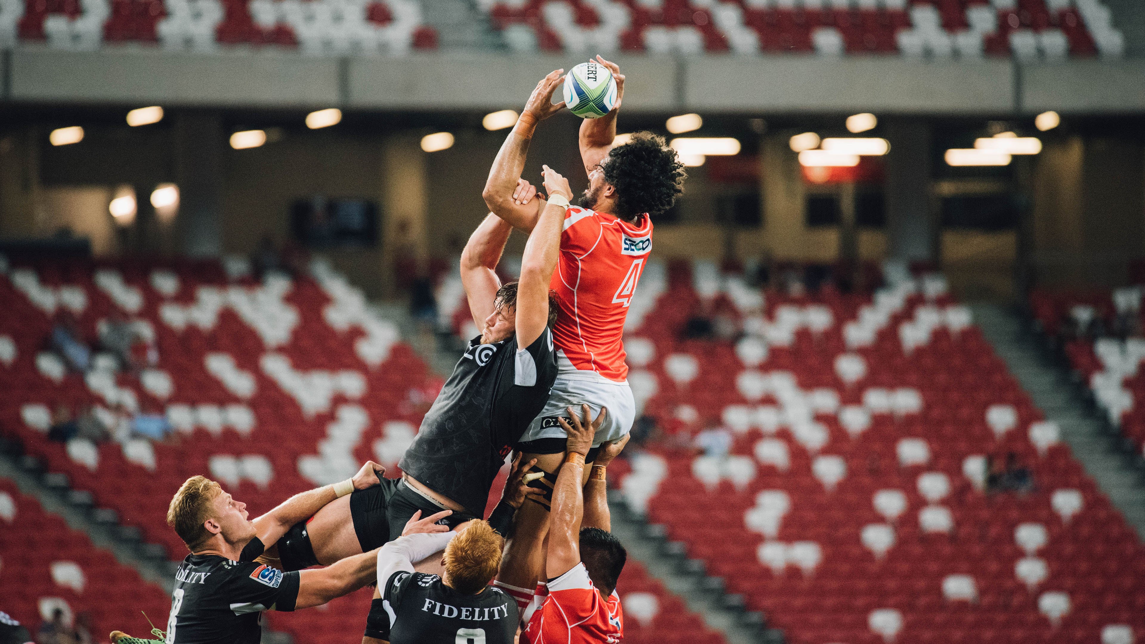 开云体育官网-法甲：里尔3-2险胜巴黎FC，队员们拼尽全力，里尔夺得法甲冠军