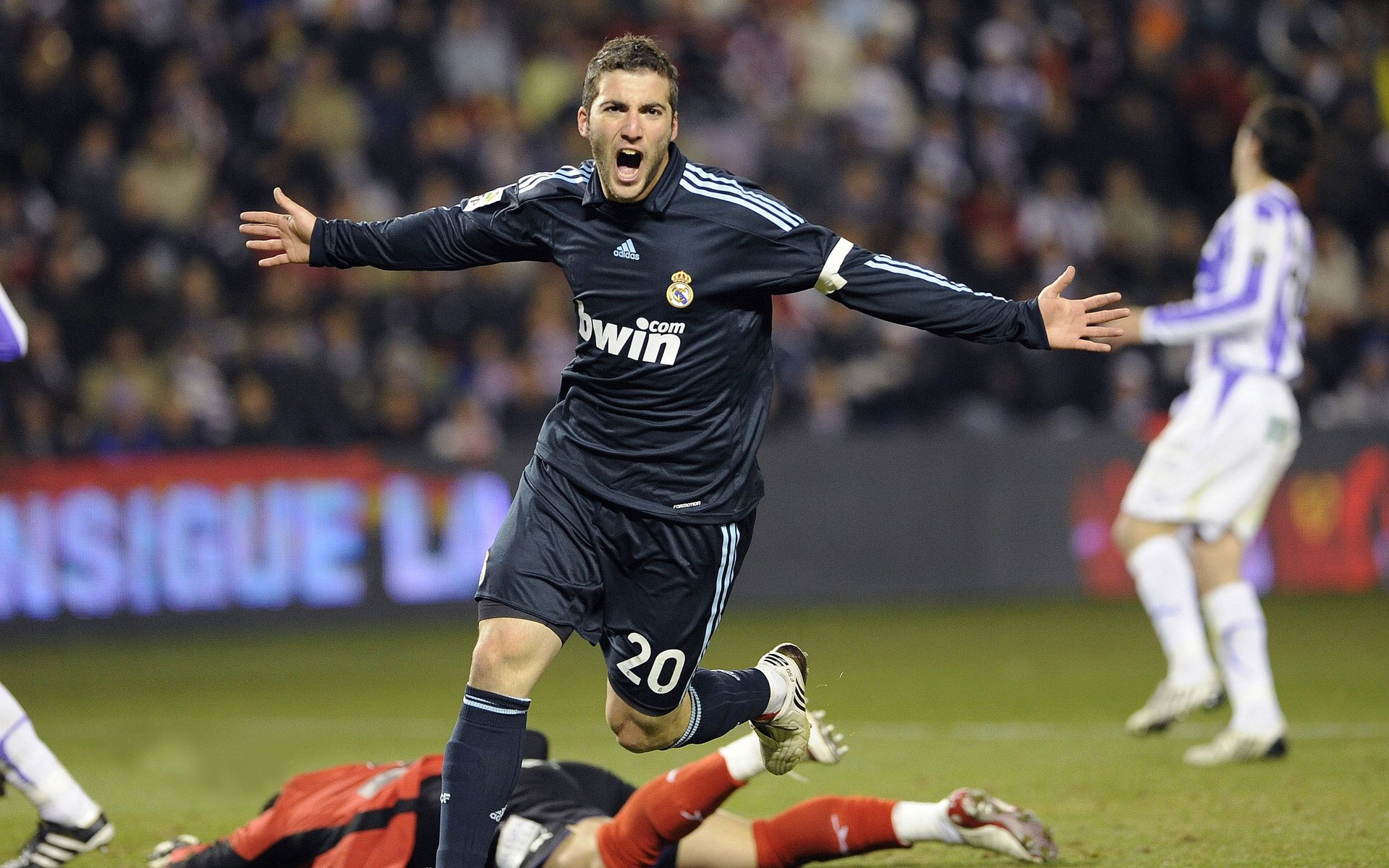 西甲激战夜,精彩远射和精彩扑救交响不断,西甲精彩集锦